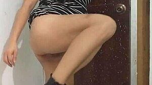 Holy Crap! Stepmom’s Sexy Dance Before Wedding Shows Off Her Hot Curves!