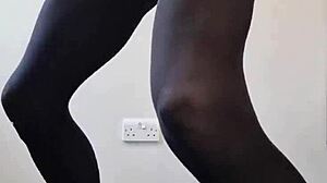 Big Tranny Cock Cumming In Panyhose