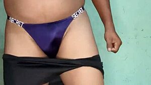 bailando en tanga satinada morada victorias secret with dildo and striptease