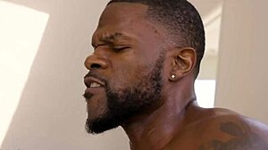 स्लट्टी 18+ Hazel Moore BBC वर्कमैन को वाइल्ड एनल के लिए पेंटहाउस पर बुलाती है!