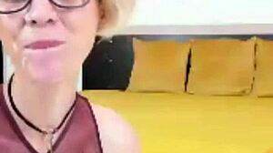 White Girl Enjoys Sloppy Deepthroat In Web Chat