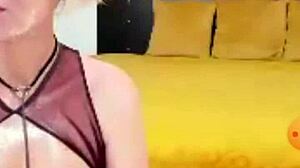 White Girl Enjoys Sloppy Deepthroat In Web Chat