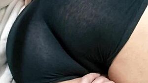 Dona Mary pakai hotpants di gym workout