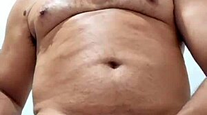 yuri gaúcho delivers brazilian bear handjob with huge cock cumload