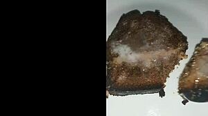 I'm eating cake with cum in blowbang