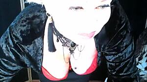 Aimee hot milf, aka aimeeparadise, gives blowjob while screaming at party