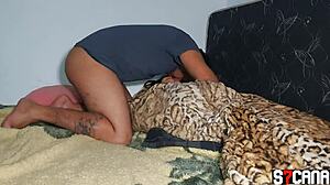 Novinha deitada e transei gostoso com ela