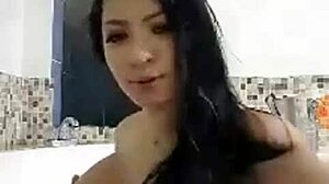 colombian woman undresses live for everyone to see