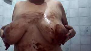 Masturbate Bathed In Chocolate Until Orgasm!