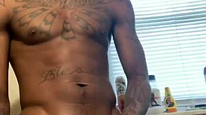 Big Dick Pornstar Vonni Wakes Up With Her Massive Cock