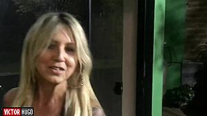 Loira dando o cuzinho para meu amigo tatuado 🔥