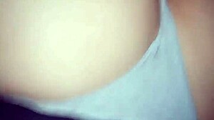 Mamita pone musica relajante para dormir y yo la despierto con la pija adentro y la lleno de leche al final