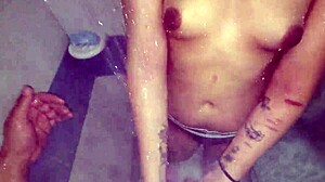 Colombian with big ass in the shower does everything to me 😏