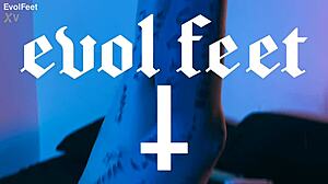 Emilly shows her hot pretty feet for licking