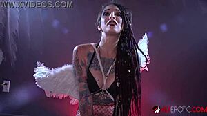 Sully savage rides tremor during interview