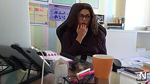 She Works But Loves Intense Fucking Orgasm