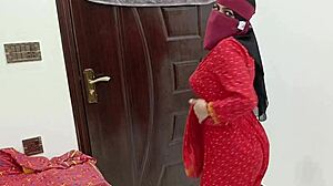 Desi Pakistani Beautiful Housewife Nude Dance