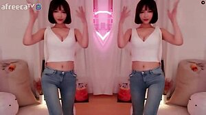 Korean bj winter performs sexy blowjob dance