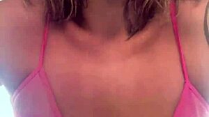 O meu personal belo me levou pro fundo da academia pra me fuder enquanto meu marido treinava e eu chupei sua rola gostosa