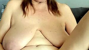 Mature Cougar Gives Sex Lesson And Jerk Instructions