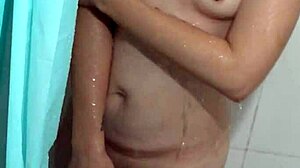 शावर में सौतेली माँ पकड़कर टैबू चुदाई थप्पड़ पार्ट 1