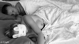 i'm watchin my husband wake up his blindfolded wife, finger her til she orgasms, then cum on her face...