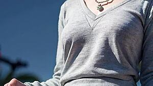 Hey can you show me those panties under your skirt? 😘👗