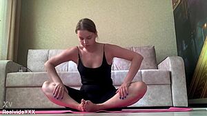 morning yoga workout turns into pussy pleasuring session 😏