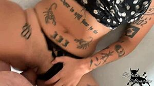 Üvey kızkardeş patrona foto atıp duş sikişiyle rüşvet veriyor 😏💦