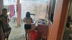esposa saiu e a empregada não resistiu ao meu pau ereto com big ass blowjob and bareback fucking