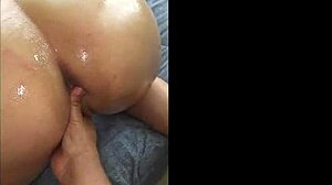 Found my friend's mom alone at home jeje 😏