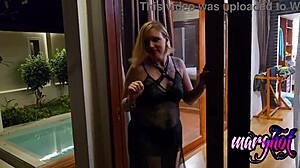 rencontre tinder turns into passionate quickie with mature cougar deepthroat and squirting on koh samui island