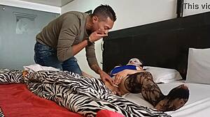 Esposa venezolana puta goza trío salvaje en México con hermanastro del marido