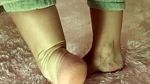 Oh man, it's time to get down and worship these sexy bare feet in my solo fetish session