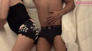 डरा हुआ सौतेला बाप सौतेली बेटी को चोदता पत्नी पीछे खड़ी