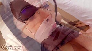 lonely girl with glasses invites friend for creampie while boyfriend is away - xreindeers