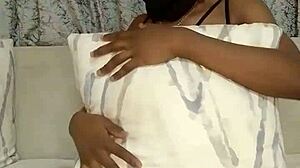 i'm that curvy black babe movin sensually, masturbatin my tight pussy and narrow ass solo like a true whore