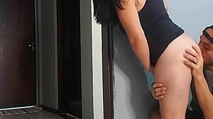 पति के बेस्ट फ्रेंड से रिस्की बिना कंडोम चुदाई गहराई तक!