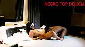 Mais uma casada levando rola e gemendo muito no meu cacetão