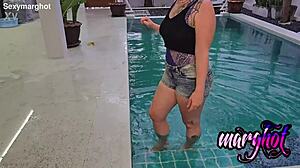 थाई मिल्फ होममेड क्विकी में मोटा लंड लेती है, डीपथ्रोट और स्क्वर्टिंग ऑर्गेज्म!