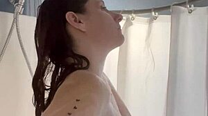 ivy19921 in the shower, just taking a bath like that