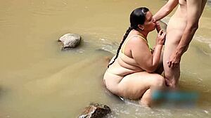 Sexo en el rio with my hijastro unfolds casually. He licks balls and we do doggystyle with cumshot on the beach.