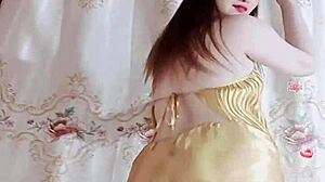 young vietnamese teen 18+ showcases dance moves on bigo live