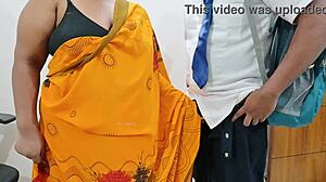 इंडियन भाभी क्लासरूम में स्टूडेंट से प्लेफुल चुदाई के लिए हुकअप