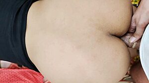 देसी नौकरानी को मालिक ने रफ डॉगीस्टाइल चुदाई दी