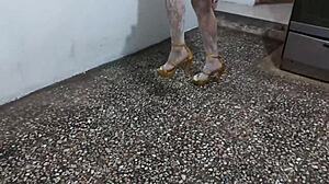 लिंगरी हाई हील्स मेक्सिकन मॉडल गीली चूत ब्राउन गांड मोटे लंड रेडी