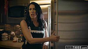 แม่เลี้ยงโกรธเย็ดลูกเลี้ยง18+ในแก๊งออร์กี้เลสเบี้ยนลาติน่าขนดกพูดสกปรก