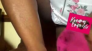 i love flexing my curvy toes