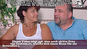 Deutsche ehefrau probiert ihren ersten dreier mit einer reifen frau in casting interview