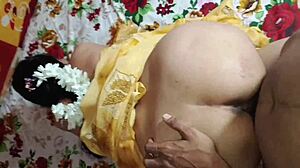 devr samjh kr chudwati rhi bhai ke sath hindi awaz mein in homemade bedroom scene